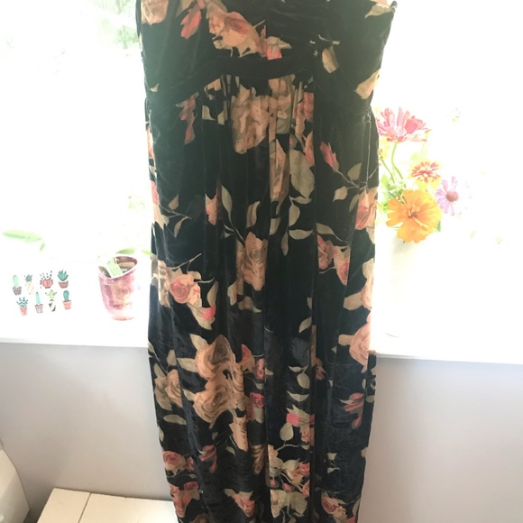 Jessica Simpson Maternity Crushed Velvet gown sm - Picture 5 of 7